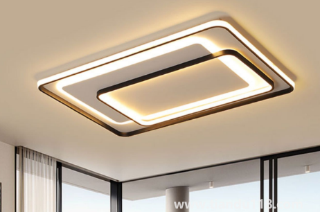 客廳燈應(yīng)該是什么形狀好看（客廳燈買多少瓦合適）