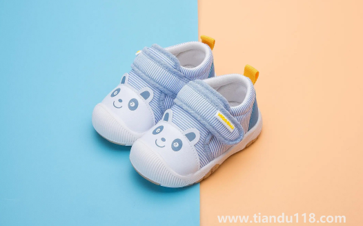 1-10歲兒童鞋碼對照表最準(zhǔn)最新(1-10歲兒童鞋子穿多少碼)(圖3) 1-10歲兒童鞋碼對照表最準(zhǔn)最新3