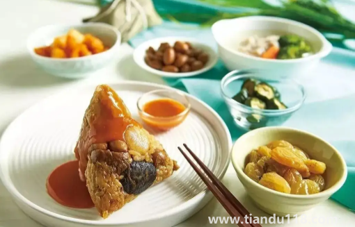 高壓鍋煮粽子最高水位是多少（高壓鍋煮粽子需要多長時間）