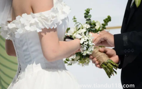 結(jié)婚用的行李箱一般買(mǎi)多大 2