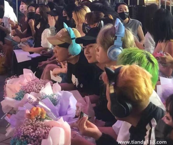 山寨男團錄制惹爭議 楊迪劉維道歉(稱硬實力才是有價值)(圖2) 山寨男團錄制惹爭議 楊迪劉維道歉(稱硬實力才是有價值)(圖2)