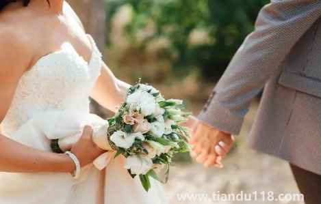 新娘進(jìn)門(mén)不能超過(guò)幾點(diǎn)3