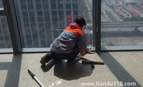 開(kāi)荒保潔哪里好(開(kāi)荒保潔收費(fèi)標(biāo)準(zhǔn))(圖2) 開(kāi)荒保潔哪里好2