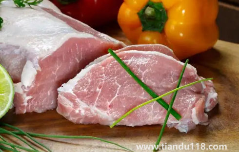 豬肉為什么發(fā)藍(lán)光(豬肉和什么一起吃好)(圖2) 豬肉為什么發(fā)藍(lán)光2
