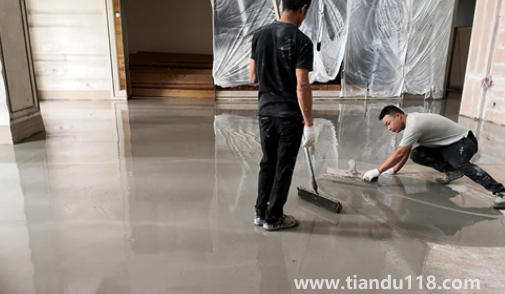 水泥地面可以直接做自流平嗎(普通水泥加什么可以做自流平)(圖1) 水泥地面可以直接做自流平嗎1