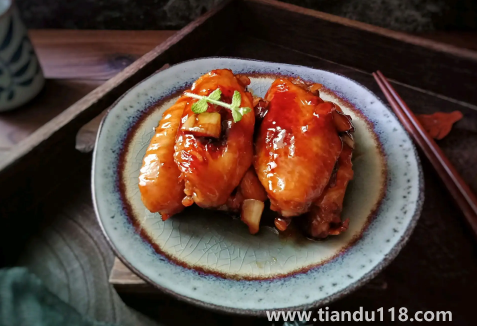 可樂雞翅的制作方法用放鹽嗎(可樂雞翅放多少鹽最合適)(圖3) 可樂雞翅的制作方法用放鹽嗎3