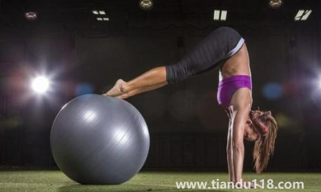 瑜伽球買55還是65cm(瑜伽球怎么選擇好壞)(圖3) 瑜伽球買55還是65cm3