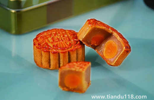 月餅帶上飛機需要托運嗎(吃月餅的注意事項)(圖3) 月餅帶上飛機需要托運嗎3