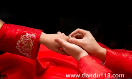 結(jié)婚八字算日子能不能改(結(jié)婚吉日對新人的影響有哪些)(圖1) 結(jié)婚八字算日子能不能改 1