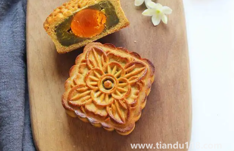 一個月餅的熱量相當(dāng)于幾個雞腿3