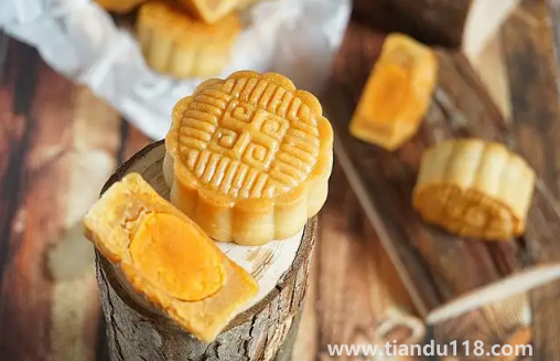 一個月餅的熱量相當(dāng)于幾個雞腿2