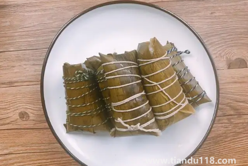 生粽子煮一個小時能熟嗎(生粽子煮多久才能熟透)(圖2) 生粽子煮一個小時能熟嗎2