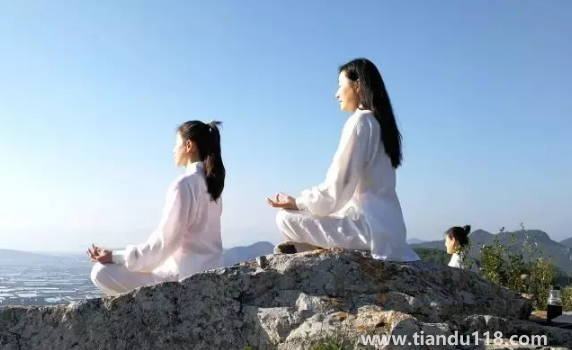 打坐時間最佳在幾點到幾點(為什么不能在晚上打坐)(圖3) 打坐時間最佳在幾點到幾點3