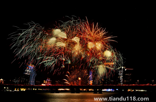 2022年國(guó)慶節(jié)會(huì)不會(huì)放焰火(國(guó)慶節(jié)的節(jié)日意義)(圖2) 2022年國(guó)慶節(jié)會(huì)不會(huì)放焰火2