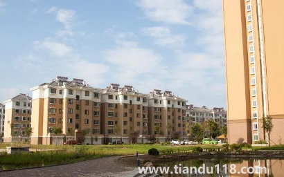 樓房鄰居門(mén)對(duì)門(mén)掛什么最好(自家大門(mén)對(duì)被人窗戶(hù)如何化解)(圖3) 樓房鄰居門(mén)對(duì)門(mén)掛什么最好 3