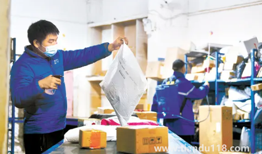 快遞保價和不保價不在一起寄嗎(關于快遞保價的小知識)(圖1) 快遞保價和不保價不在一起寄嗎1