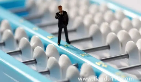 基金虧了25%是贖回還是放著3