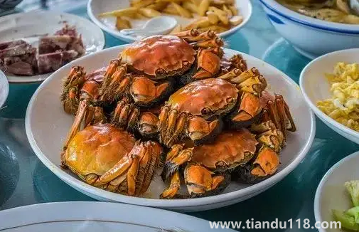 蒸螃蟹變色了就是熟了嗎(蒸螃蟹怎么看熟不熟)(圖2) 蒸螃蟹變色了就是熟了嗎2