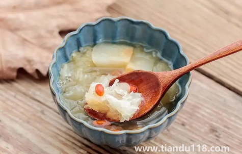 煮梨水去核和不去核有區(qū)別嗎（煮梨水的正確方法）