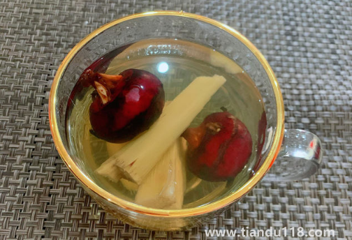 甘蔗和冰糖一起煮水的功效與作用(吃甘蔗的注意事項(xiàng))(圖2) 甘蔗和冰糖一起煮水的功效與作用2