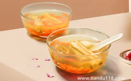 甘蔗和冰糖一起煮水的功效與作用(吃甘蔗的注意事項(xiàng))(圖1) 甘蔗和冰糖一起煮水的功效與作用1