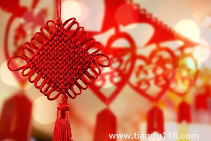 一進(jìn)門看見中國(guó)結(jié)好嗎(中國(guó)結(jié)適不適合掛在家中)(圖1) 一進(jìn)門看見中國(guó)結(jié)好嗎1