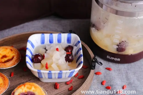 冰糖燉雪梨加多少水合適(冰糖雪梨要燉多久)(圖2) 冰糖燉雪梨加多少水合適2