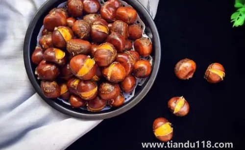 帶殼的板栗怎么煮好吃又簡(jiǎn)單(板栗煮好能放幾天)(圖3) 帶殼的板栗怎么煮好吃又簡(jiǎn)單3