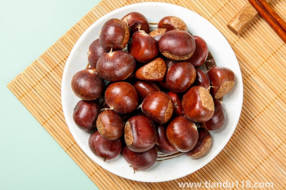 熟板栗變黑了還能吃嗎(熟板栗如何保存)(圖2) 熟板栗變黑了還能吃嗎2