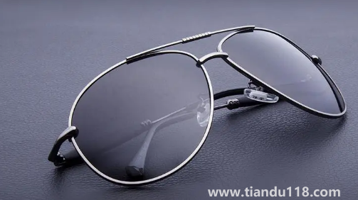 網(wǎng)上配的眼鏡戴著暈?zāi)芡藛幔ňW(wǎng)上配的眼鏡戴上頭暈是怎么回事)(圖3) 網(wǎng)上配的眼鏡戴著暈?zāi)芡藛?