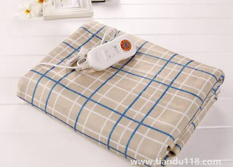 電熱毯關(guān)掉后可以保溫多久(電熱毯的危害有哪些)(圖3) 電熱毯關(guān)掉后可以保溫多久3