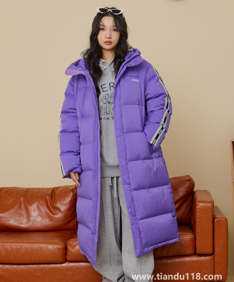 鵝絨服多久干洗一次比較好(鵝絨服干洗好還是水洗好)(圖2) 鵝絨服多久干洗一次比較好2