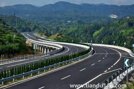 2023除夕夜高速公路堵車嗎（除夕走高速注意什么）