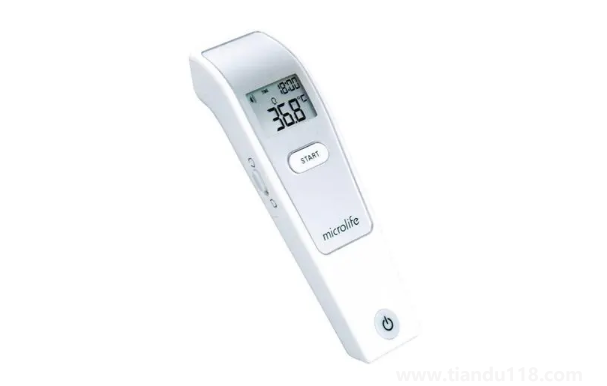 耳溫槍要使勁往里塞嗎（耳溫槍測出多少體溫算正常）