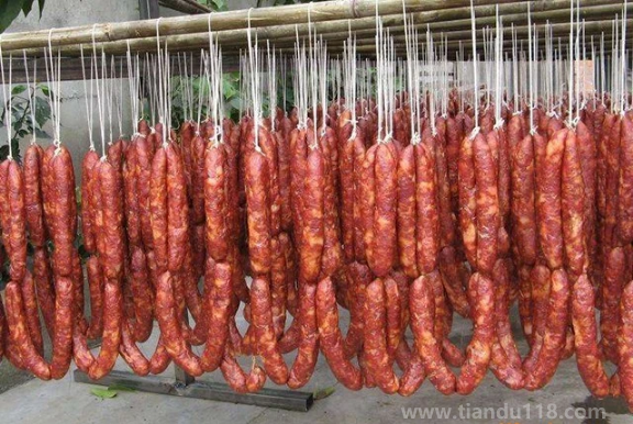 香腸灌好后需要放置兩天在掛嗎（香腸保存的注意事項）